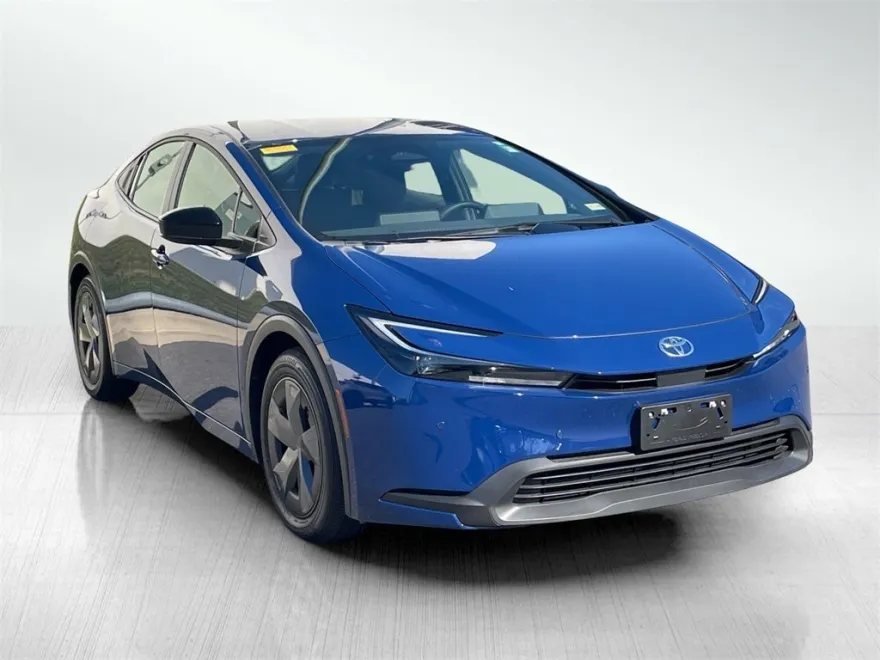 2024 Toyota Prius LE photo 1