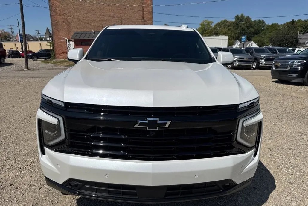2025 Chevrolet Suburban RST photo 1