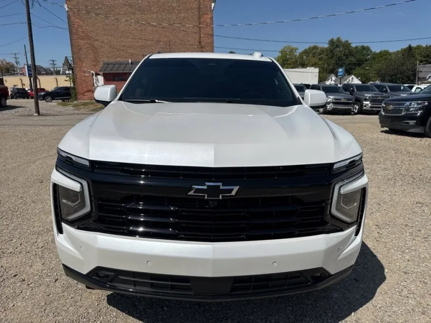 2025 Chevrolet Suburban RST photo 1
