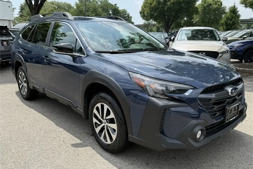 2025 Subaru Outback Premium photo 1