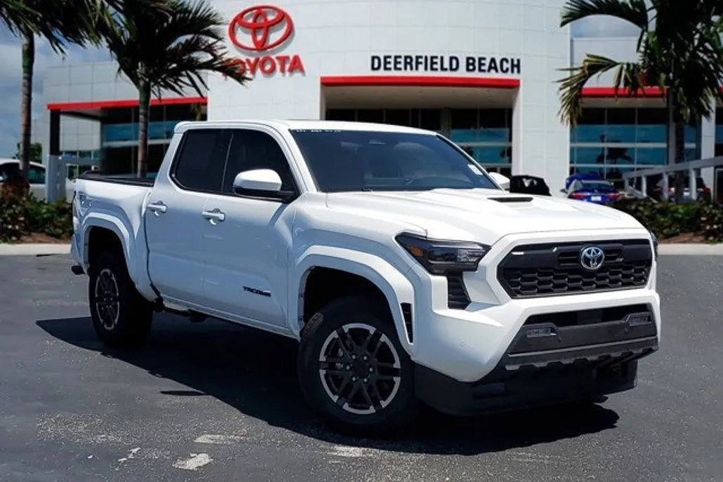 2025 Toyota Tacoma TRD Sport photo 1