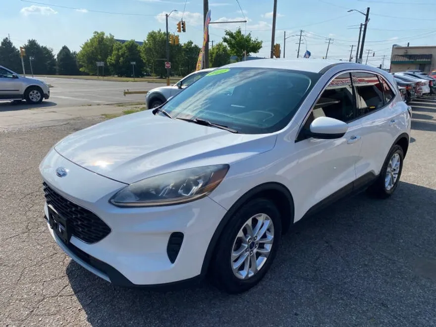 2021 Ford Escape SE photo 1