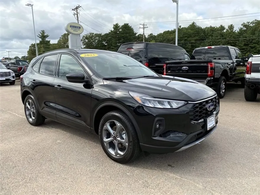 2025 Ford Escape Hybrid ST-Line Select photo 1