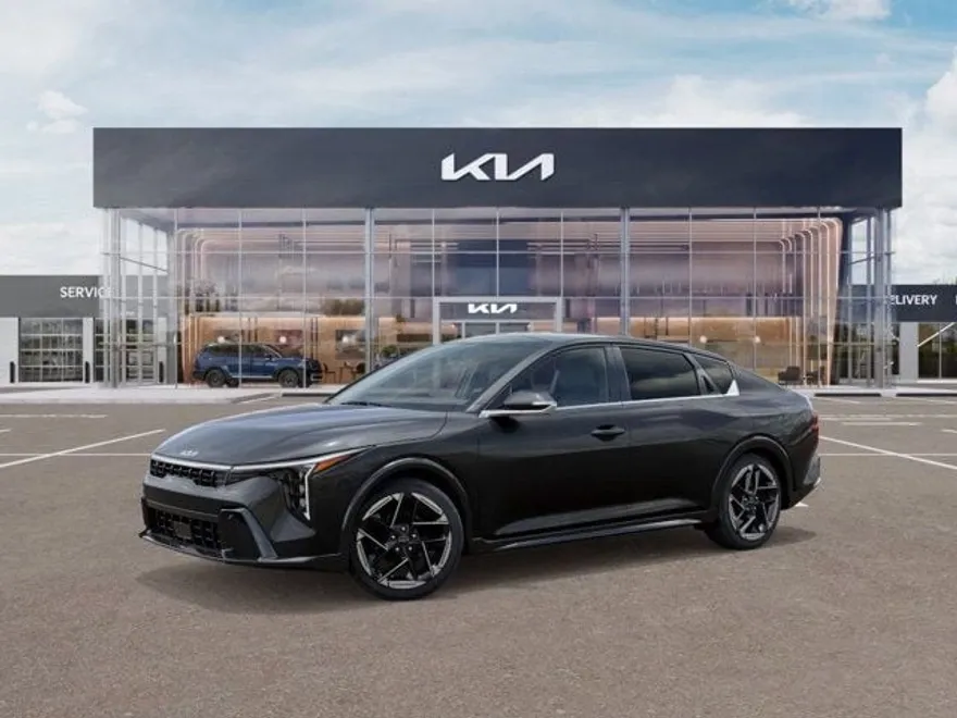 2025 Kia K4 GT-Line photo 1