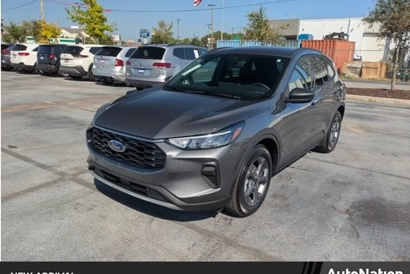2025 Ford Escape ST-Line photo 1