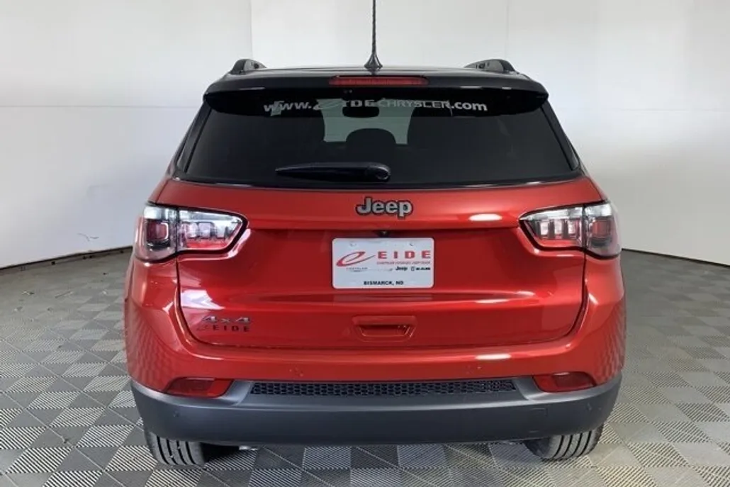 2025 Jeep Compass Limited photo 1