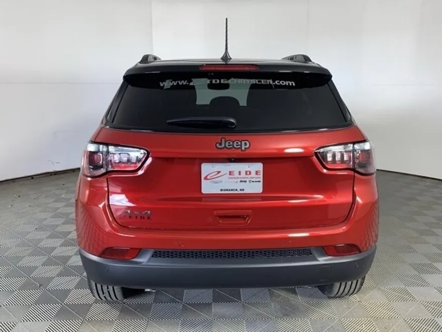2025 Jeep Compass Limited photo 1