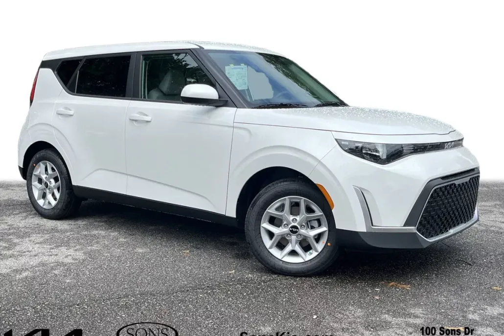 2025 Kia Soul LX photo 1