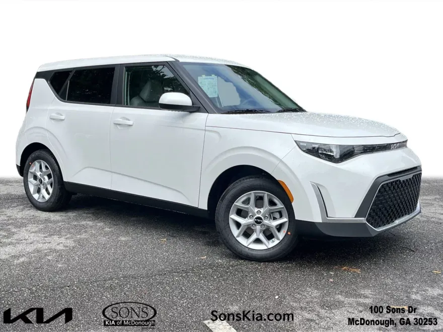 2025 Kia Soul LX photo 1
