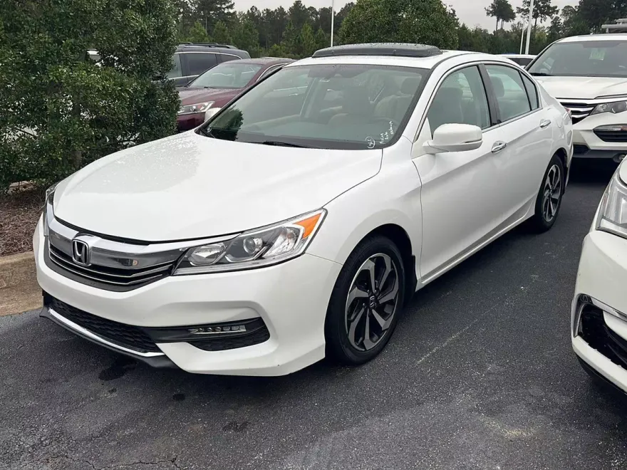 2017 Honda Accord EX-L V6 photo 1