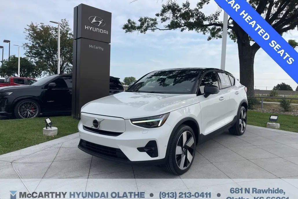 2022 Volvo C40 Recharge Ultimate photo 1