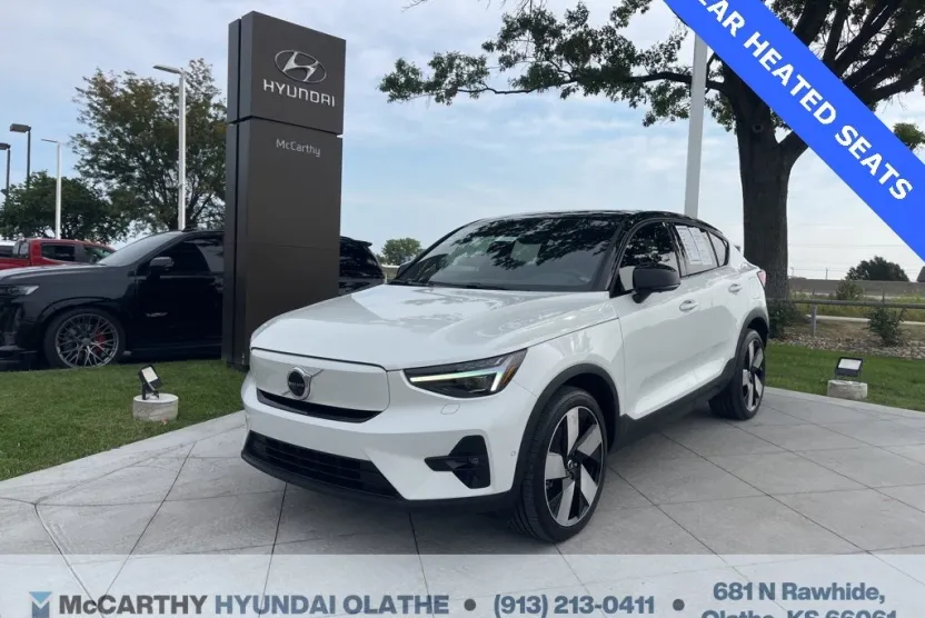 2022 Volvo C40 Recharge Ultimate photo 1