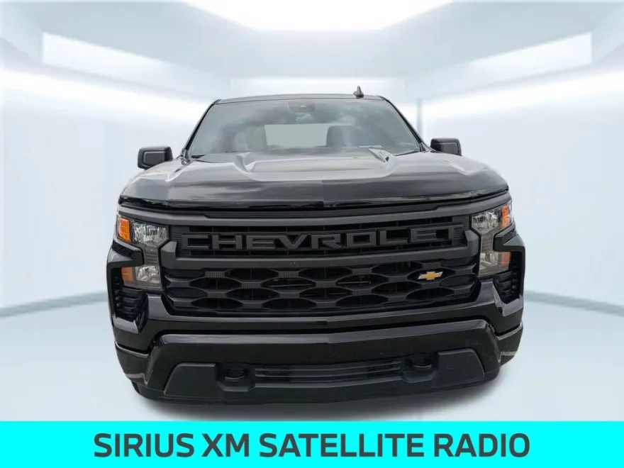 2022 Chevrolet Silverado 1500 Custom photo 1