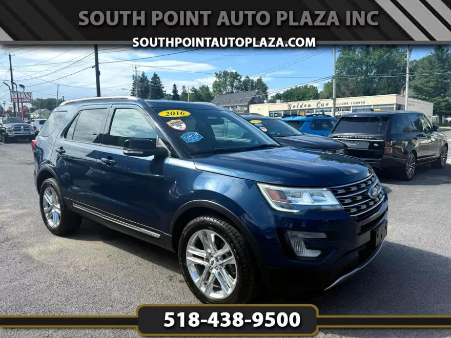 2016 Ford Explorer XLT photo 1