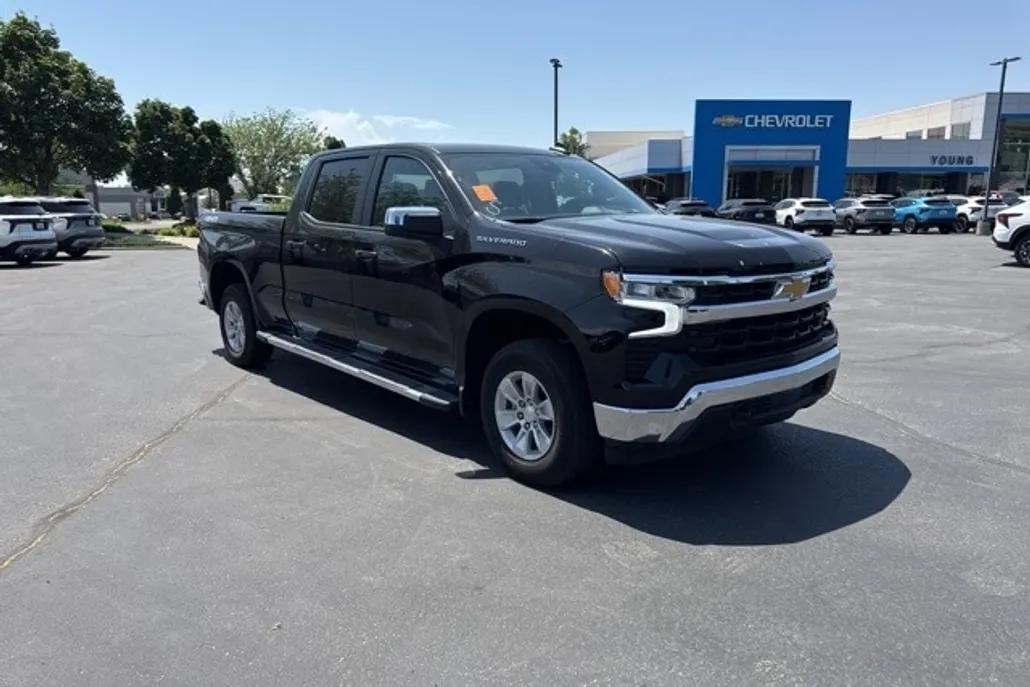 2024 Chevrolet Silverado 1500 LT photo 1