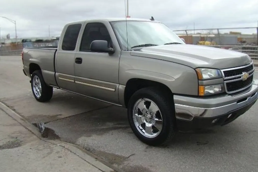 2006 Chevrolet Silverado 1500 LT photo 1