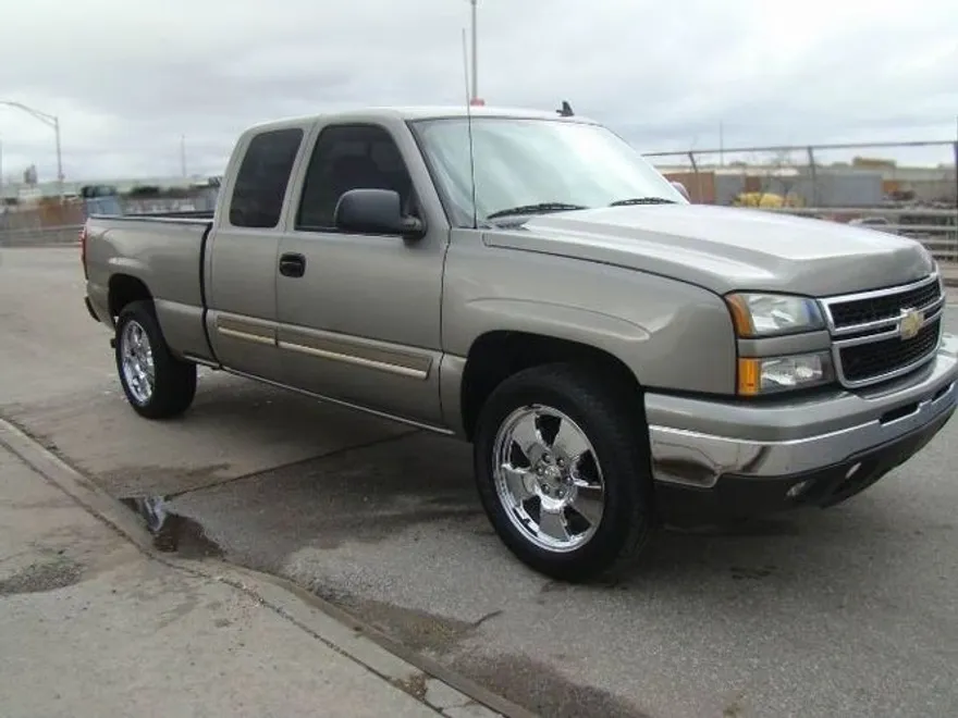 2006 Chevrolet Silverado 1500 LT photo 1