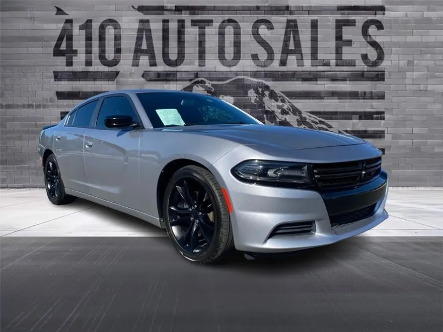 2016 Dodge Charger SE photo 1