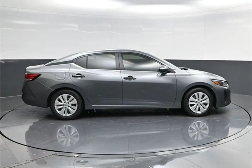 2025 Nissan Sentra S photo 1