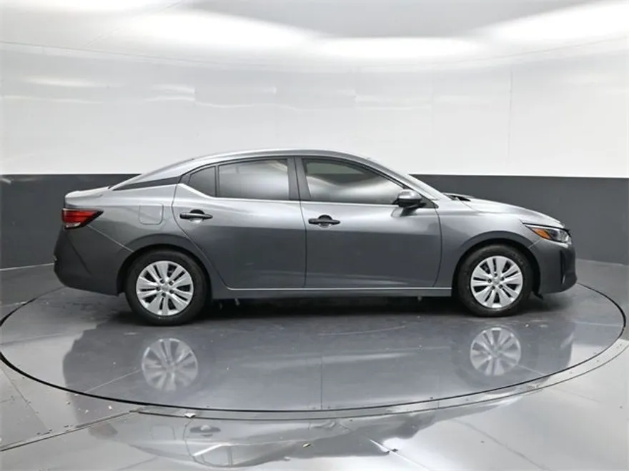 2025 Nissan Sentra S photo 1