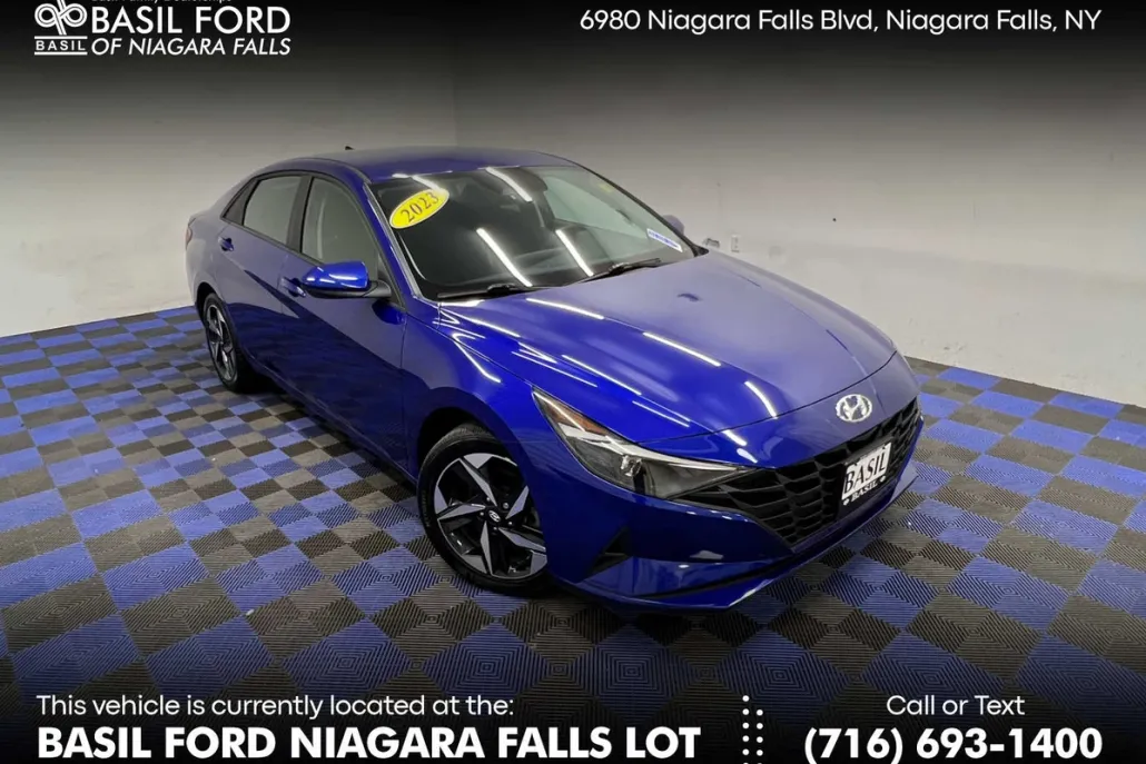 2023 Hyundai Elantra SEL photo 1