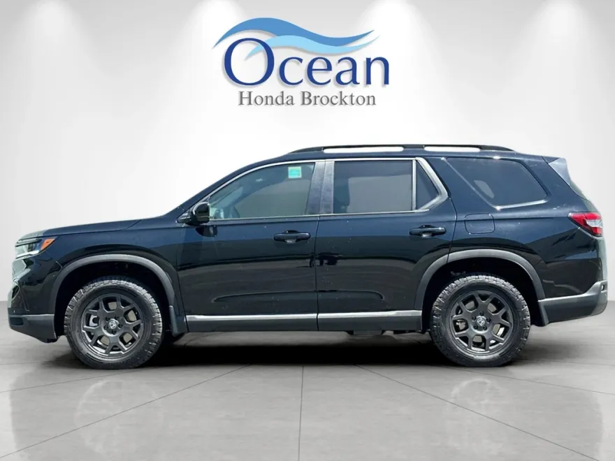 2025 Honda Pilot TrailSport photo 1