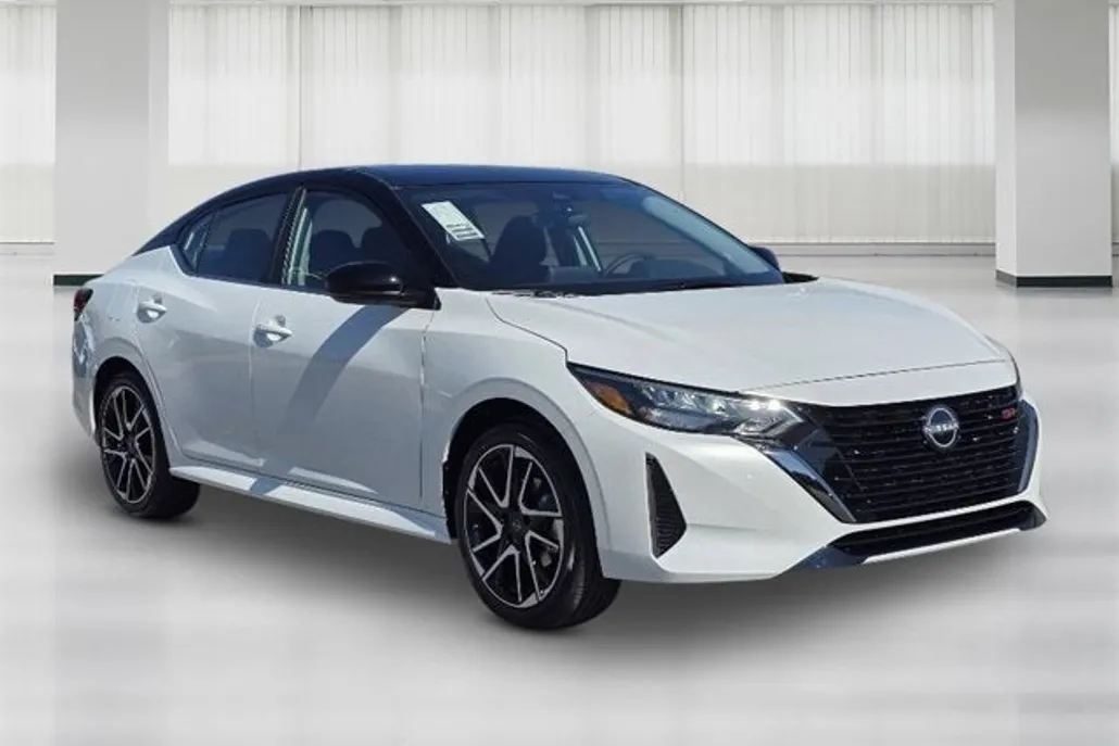 2025 Nissan Sentra SR photo 1
