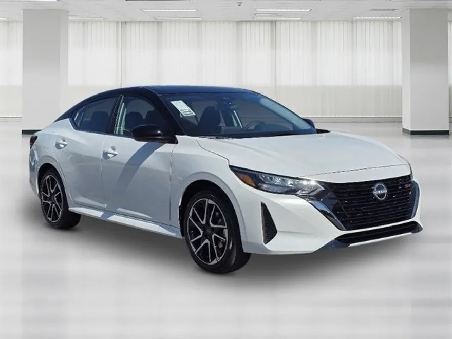 2025 Nissan Sentra SR photo 1