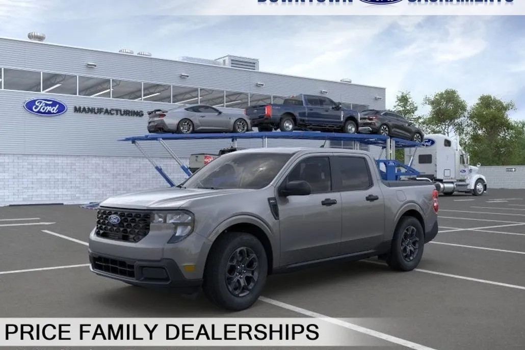 2025 Ford Maverick XLT photo 1