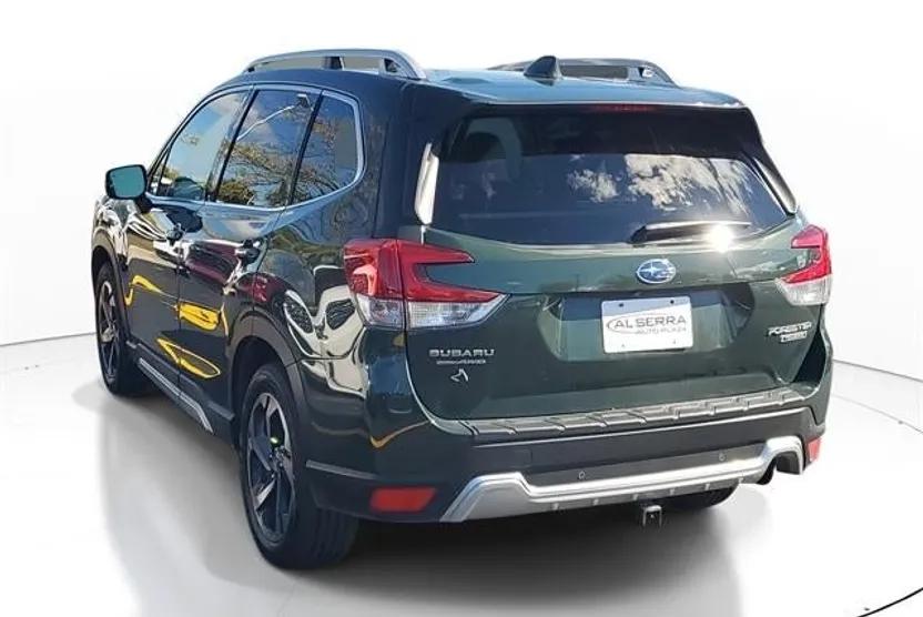 2023 Subaru Forester Touring photo 1