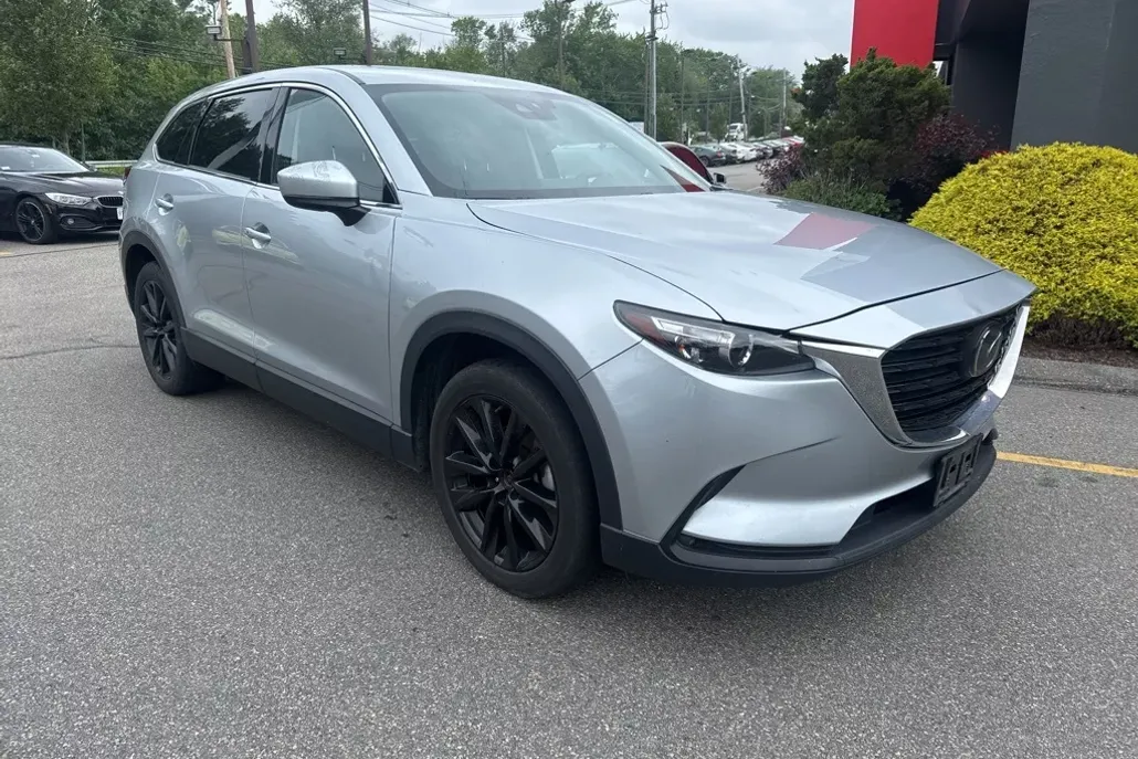 2023 Mazda CX-9 Touring photo 1