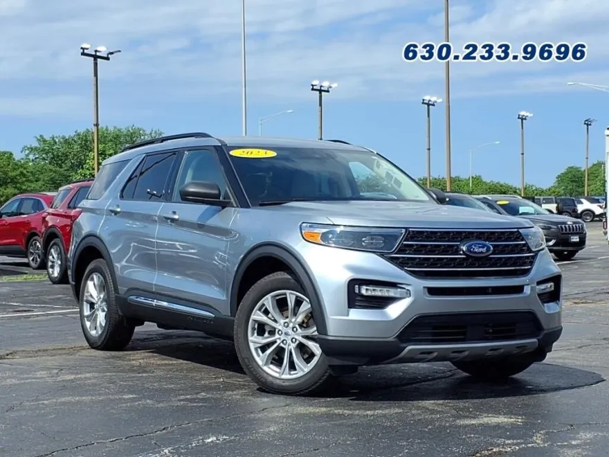 2023 Ford Explorer XLT photo 1