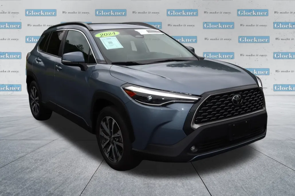 2024 Toyota Corolla Cross XLE photo 1