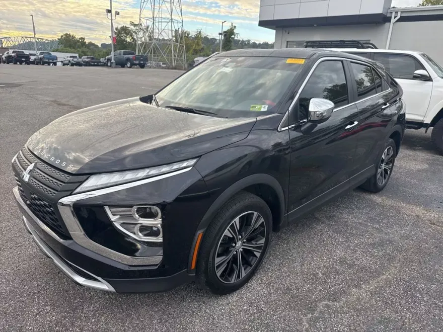 2022 Mitsubishi Eclipse Cross SE photo 1