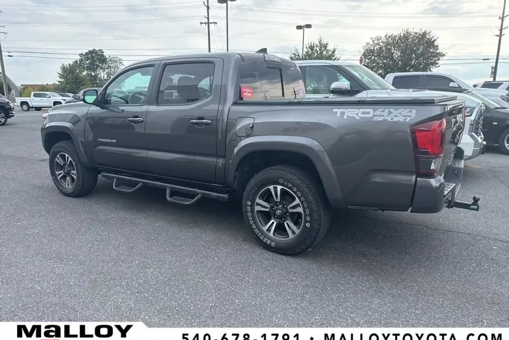 2018 Toyota Tacoma TRD Sport photo 1