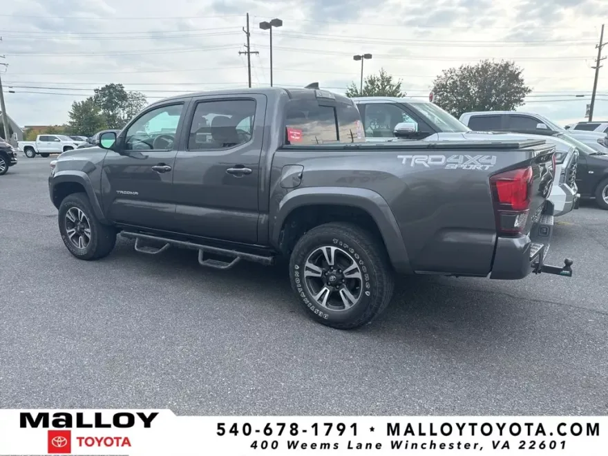 2018 Toyota Tacoma TRD Sport photo 1