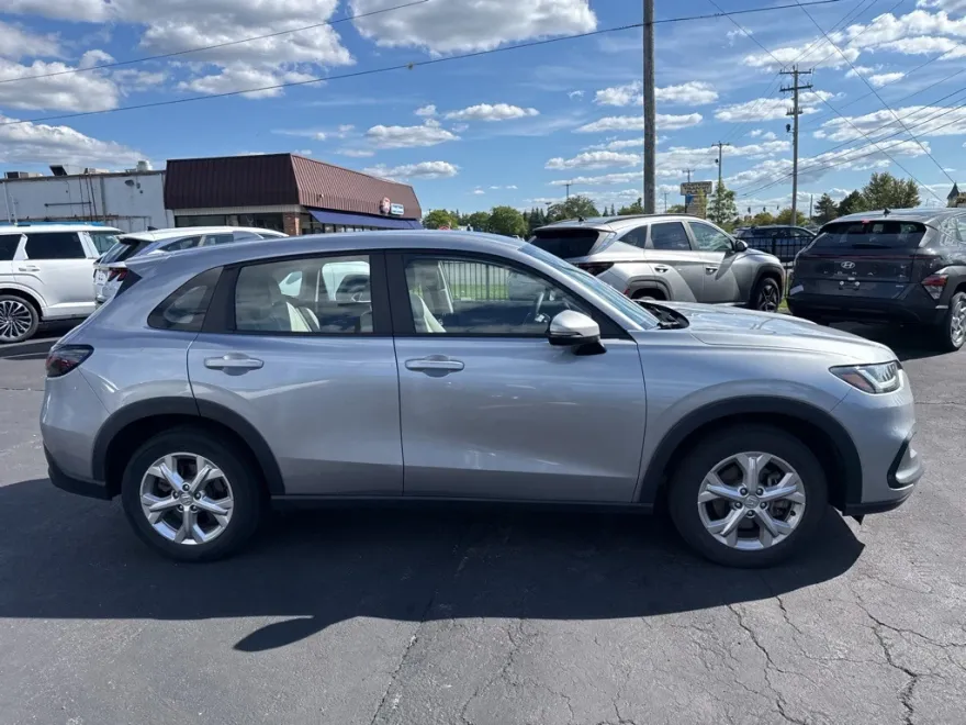 2023 Honda HR-V LX photo 1