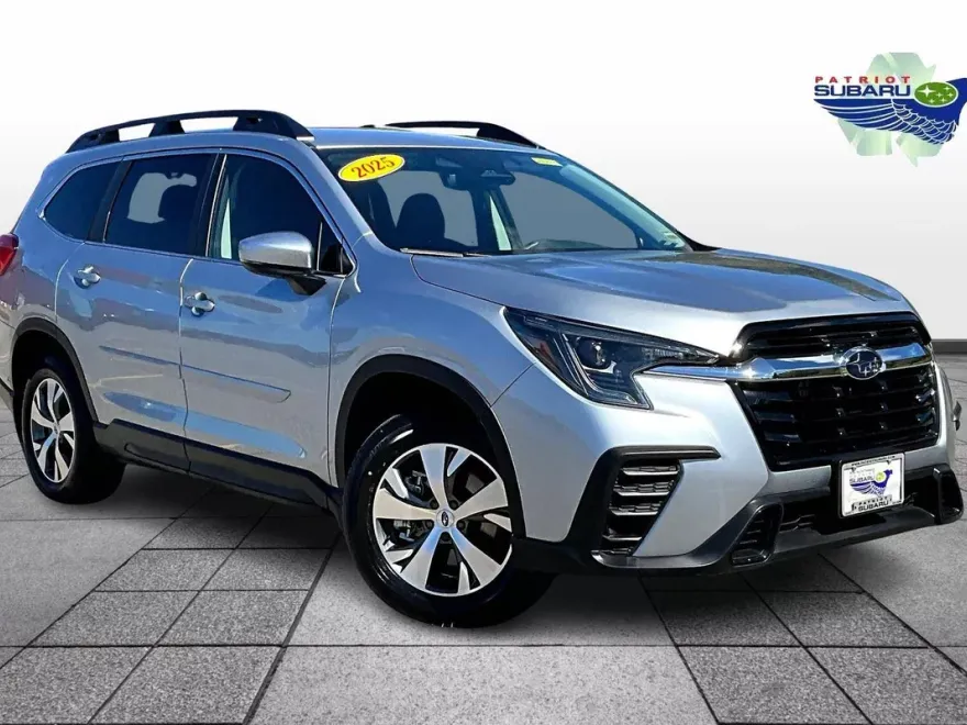 2025 Subaru Ascent Premium photo 1