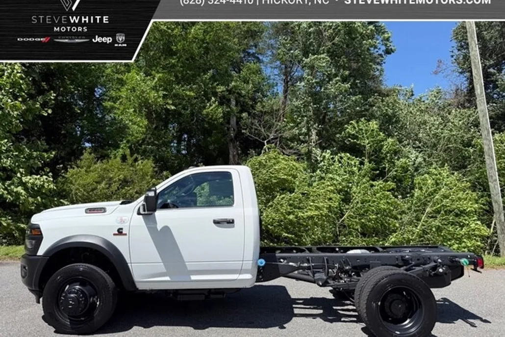 2025 Ram 5500 Tradesman photo 1