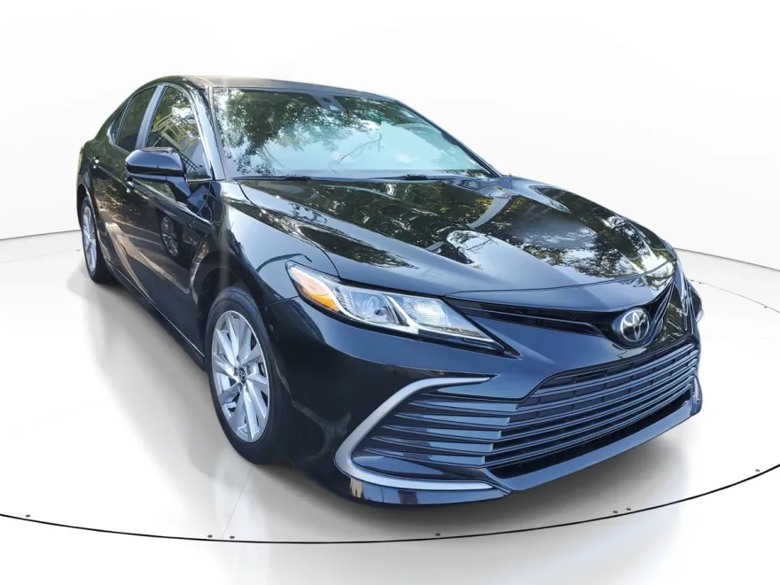 2024 Toyota Camry LE photo 1