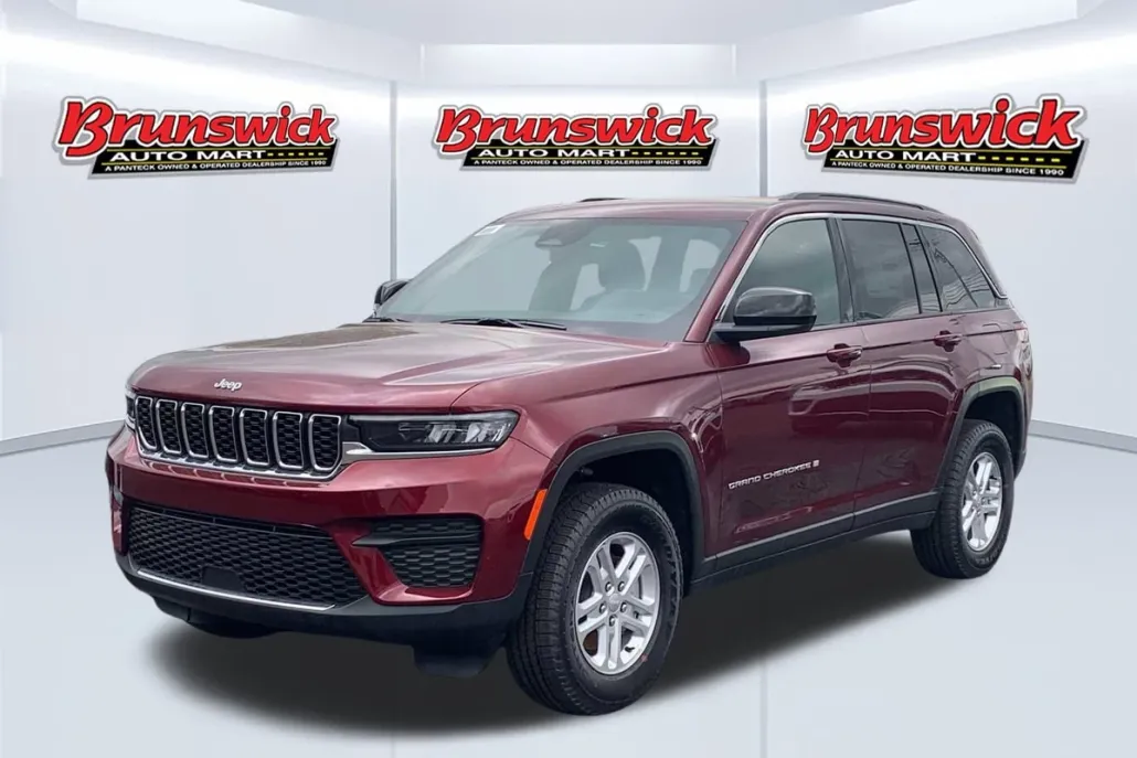 2025 Jeep Grand Cherokee Laredo photo 1