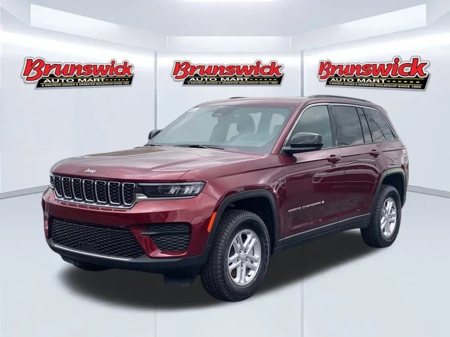 2025 Jeep Grand Cherokee Laredo photo 1