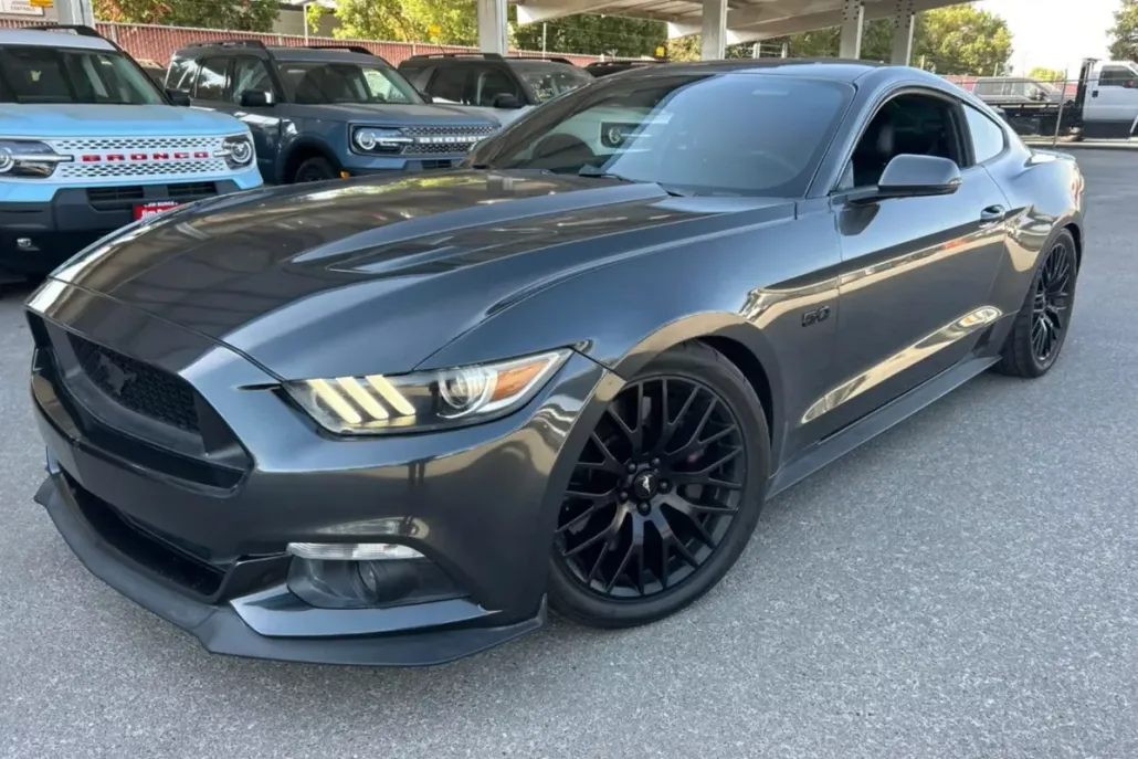 2017 Ford Mustang GT Premium photo 1