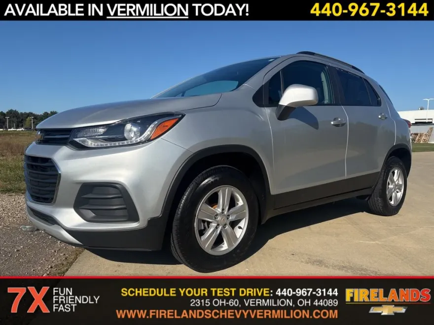 2022 Chevrolet Trax LT photo 1