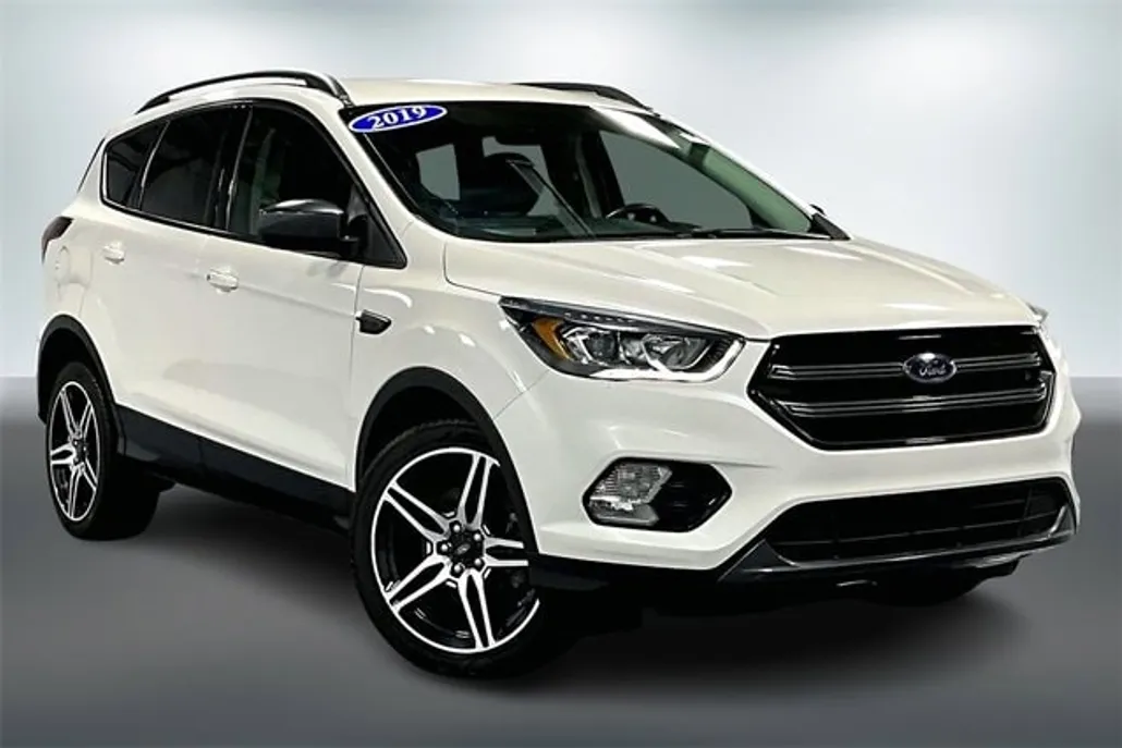 2019 Ford Escape SEL photo 1