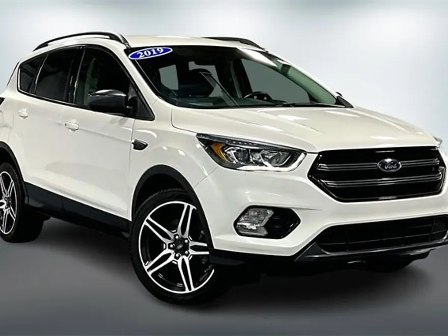 2019 Ford Escape SEL photo 1