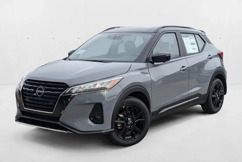 2024 Nissan Kicks SR photo 1