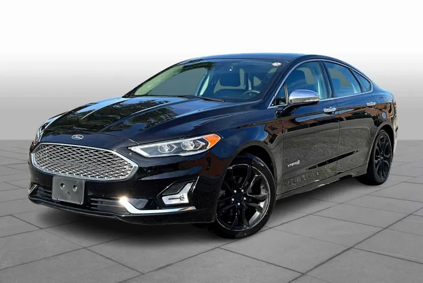 2019 Ford Fusion Hybrid Titanium photo 1
