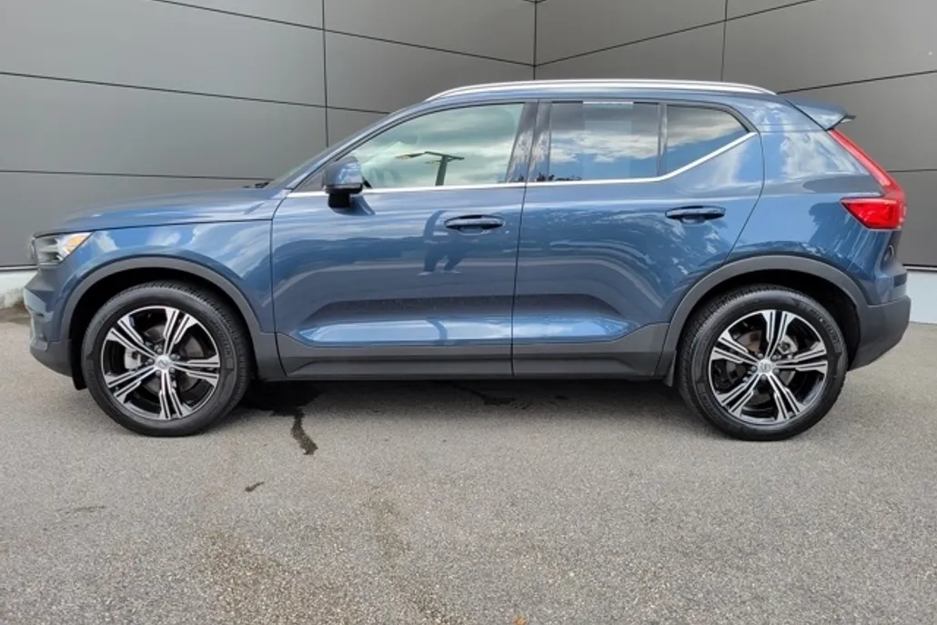2022 Volvo XC40 T5 Inscription photo 1