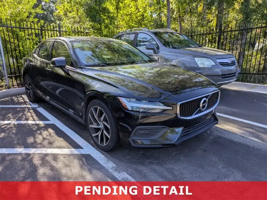 2020 Volvo S60 T5 Momentum photo 1